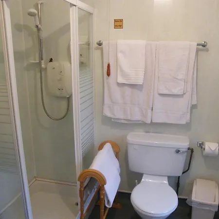 Kennys Guest house 3*